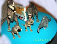 setschleichdinos1.jpg